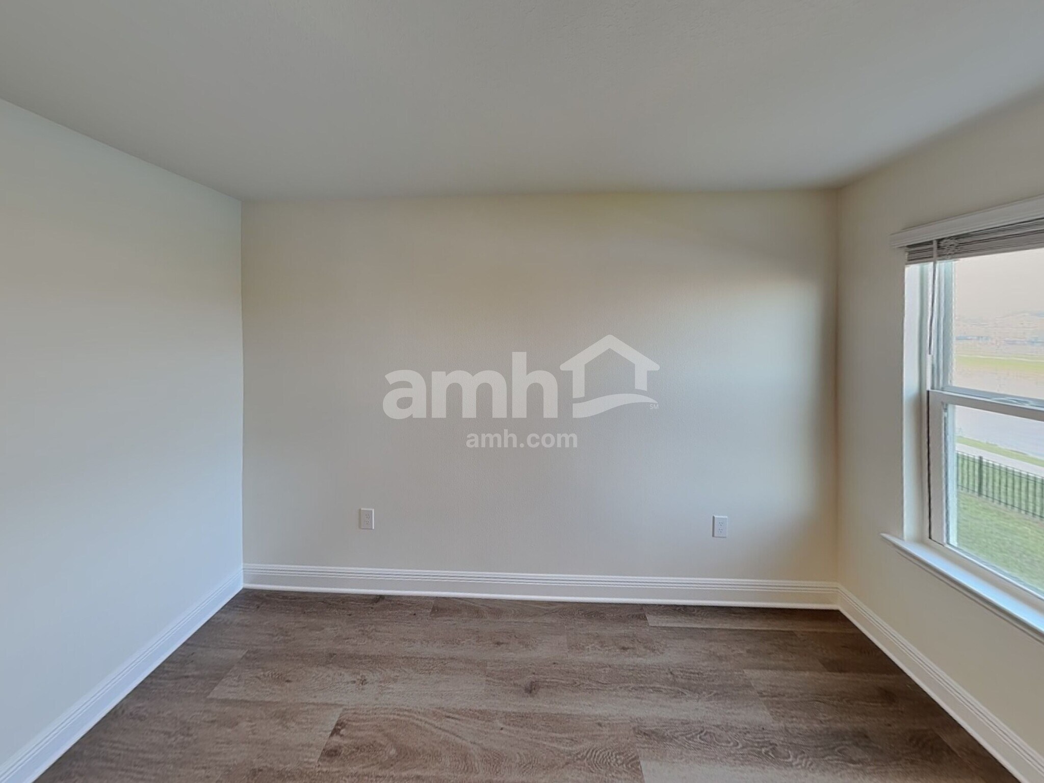 Building Photo - 5976 Sycamore Pl St