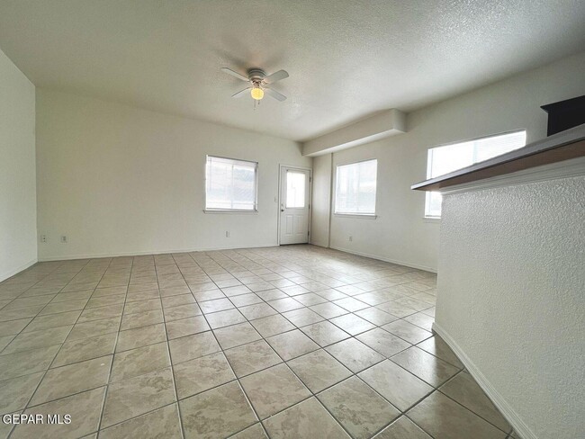 Building Photo - 5913 Cielo De Oro Pl