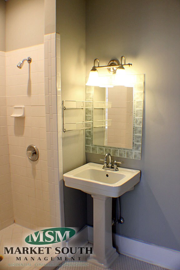 Building Photo - WALK TO FORSYTH!