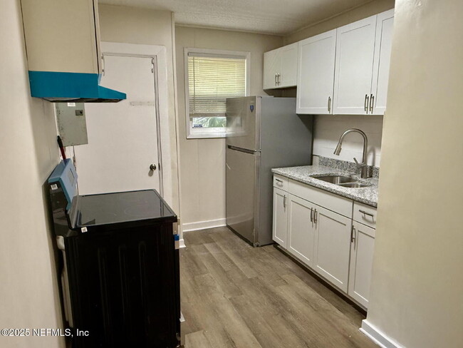 Building Photo - 822 Saranac St