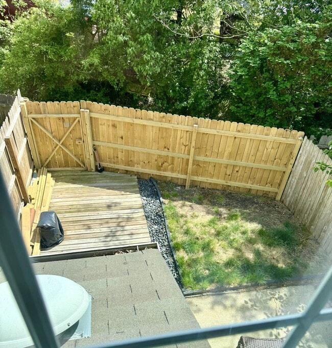 Building Photo - WELCOME HOME to your Beautifully updated townhome.