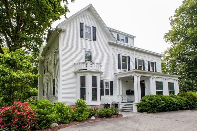 Primary Photo - 446 Bellevue Ave