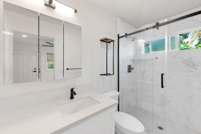 Building Photo - BK-1523