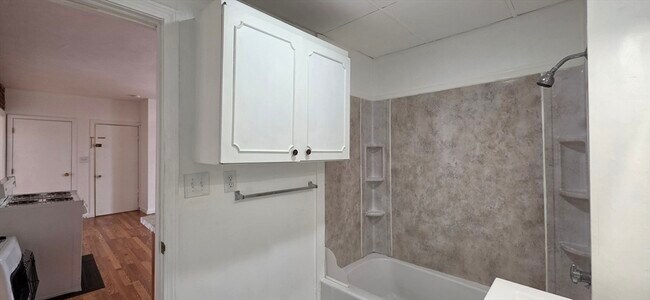 Building Photo - 14 Orient St