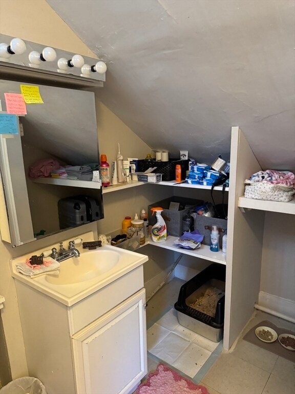 Building Photo - 44 Melrose St