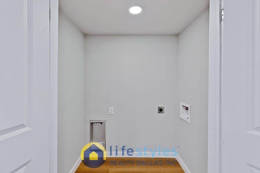 Building Photo - 717 Bonham St