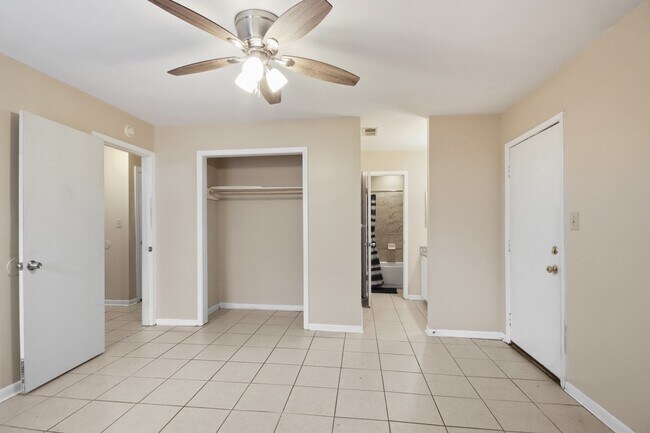 Building Photo - 1307 Ken St