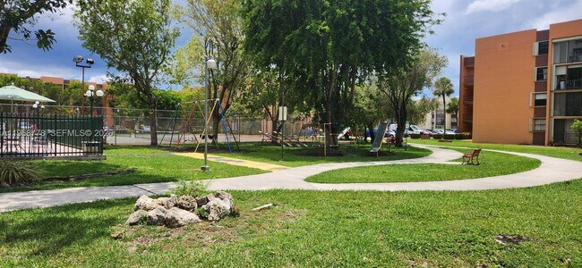 Building Photo - 9440 W Flagler St