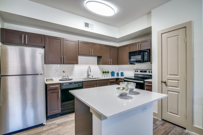 Building Photo - Villas at Wylie