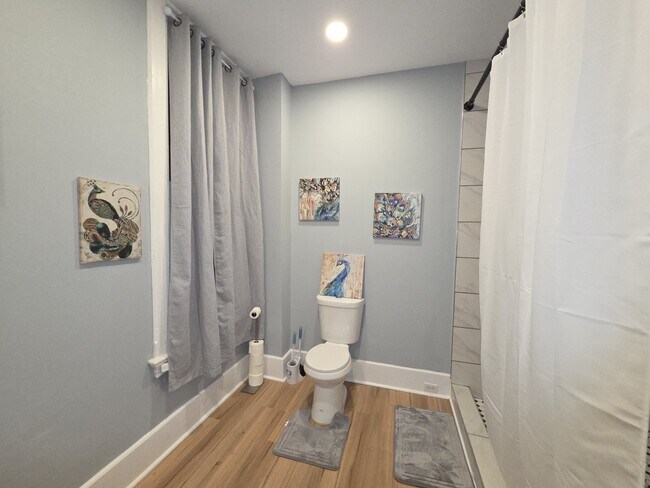 Building Photo - 414 Dayton St