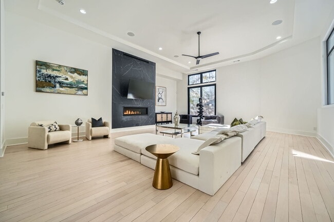 Building Photo - 600 Colebrook Ct NW