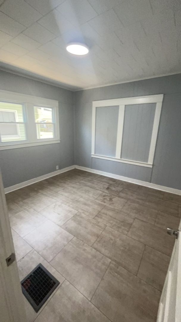 Building Photo - 4BR/1BA house- LEASING SPECIAL - sign a 13-month lease by 7/31/2026 and second month is free!