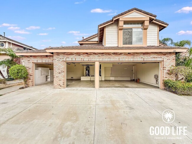 Building Photo - 709 S Hidden Creek Cir