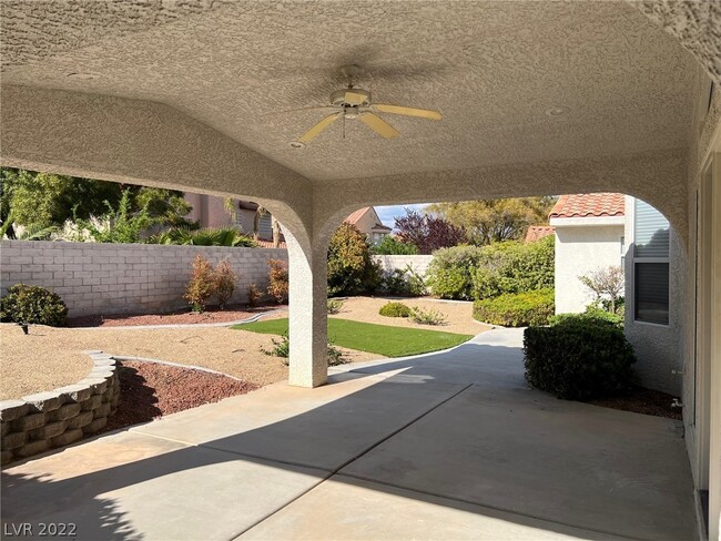 Building Photo - 2229 Fiero Dr