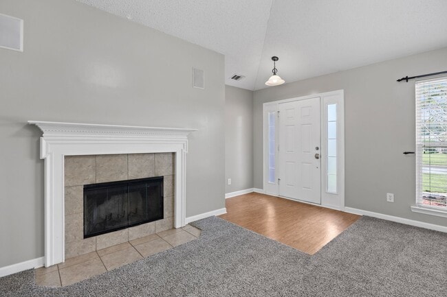 Building Photo - 115 Nandina Wy