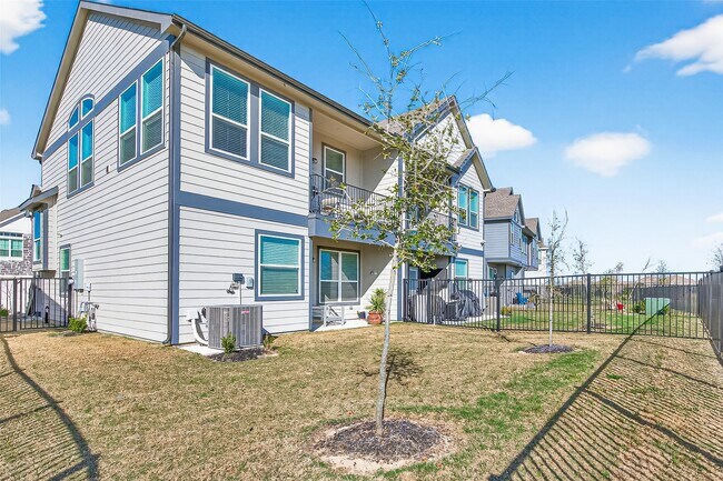 Building Photo - 21163 Medina River Dr