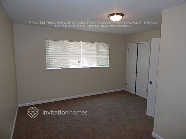 Building Photo - 3000 Phillips Ct