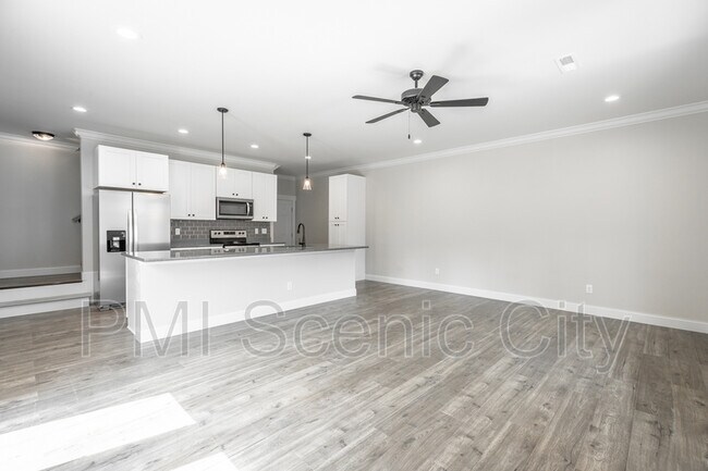 Building Photo - 1908 Cypress Ln