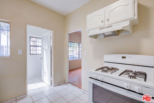 Building Photo - 1492 Silver Lake Blvd