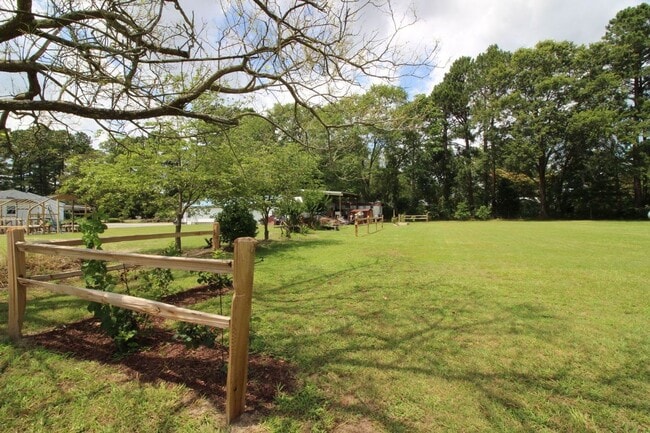 Building Photo - 103 Carolina Wren Cir