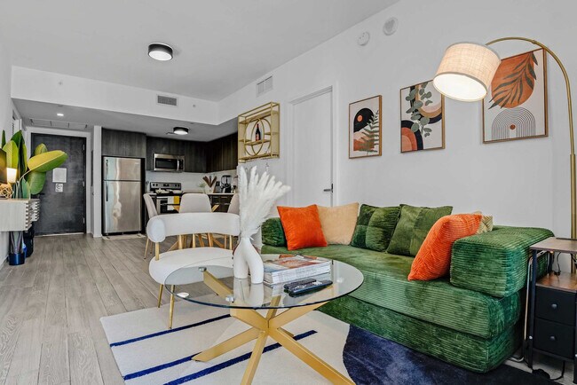 Building Photo - 404 NE 2nd Ave