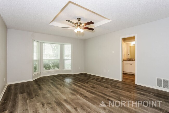 Building Photo - 3 BR/2BA | Newly Renovated Single Family Home |  Gated backyard!