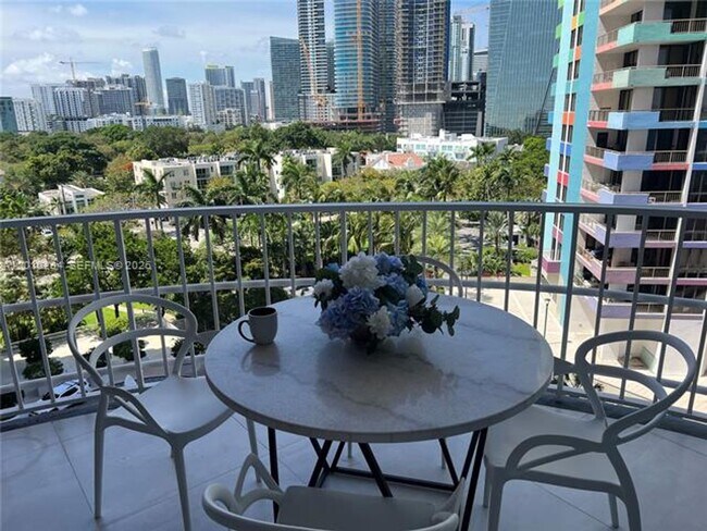 Building Photo - 1627 Brickell Ave