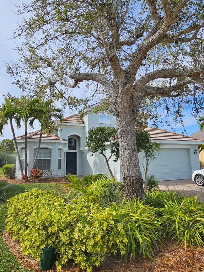 Building Photo - 2458 Blackburn Cir