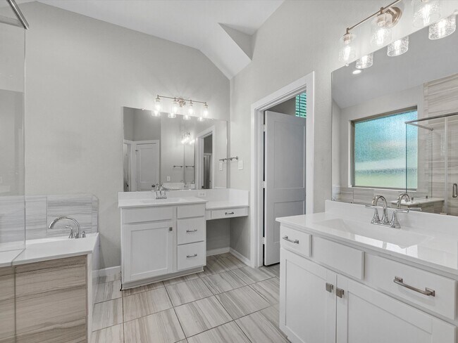 Building Photo - 731 Lacebark Elm Trl