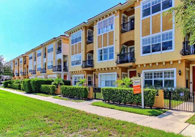 Building Photo - 111 N Albany Ave