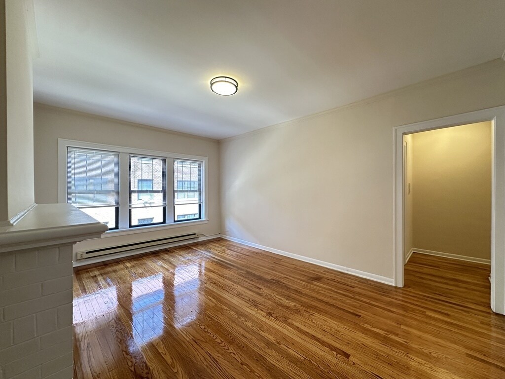 Building Photo - 1316 Oak Ave