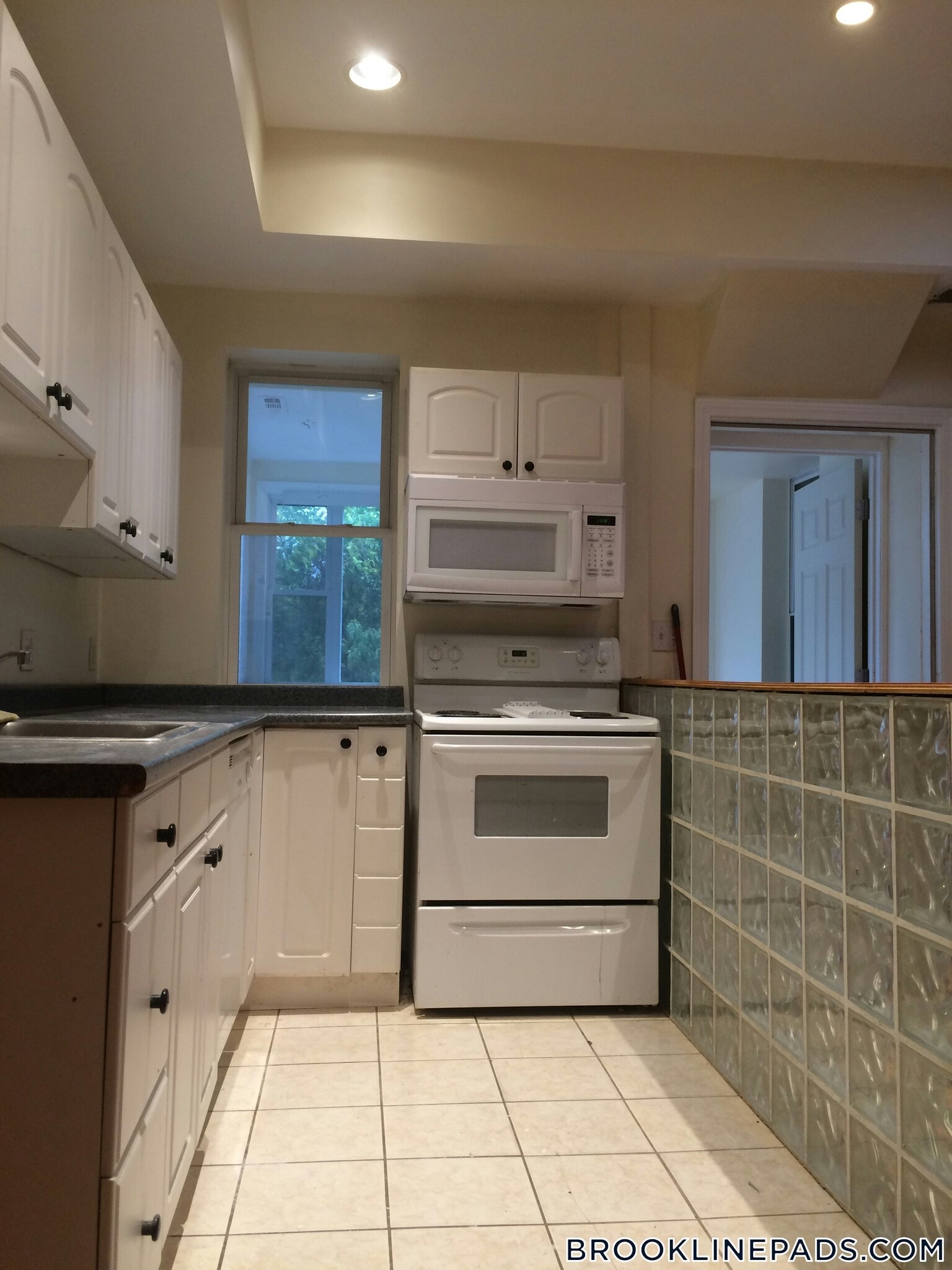 Building Photo - 1801 Beacon St