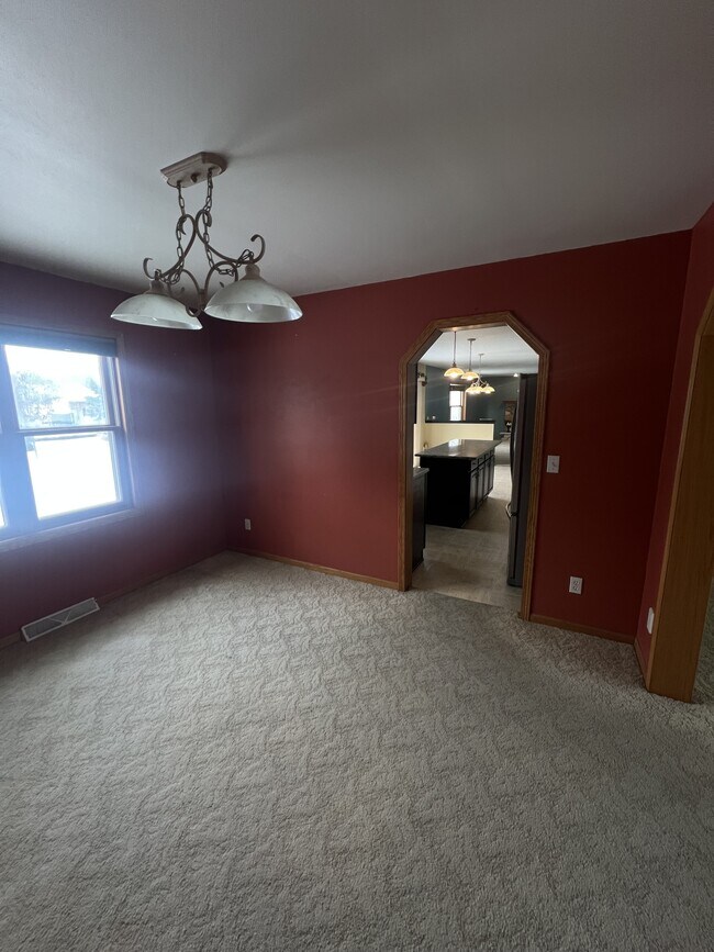 Building Photo - N6188 Shadybrook Ln