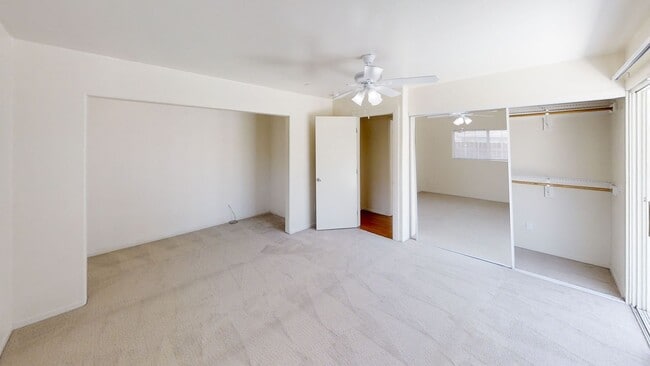Building Photo - 7BD/3BA, Large Decks!