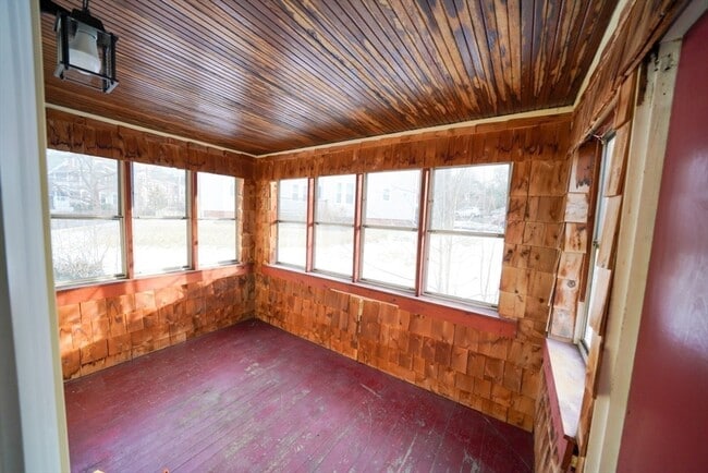 Building Photo - 14 Paul Revere Rd