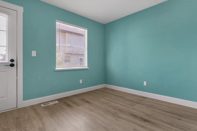 Kitchen/Dinning aria - 4826 Lady Jane Ave