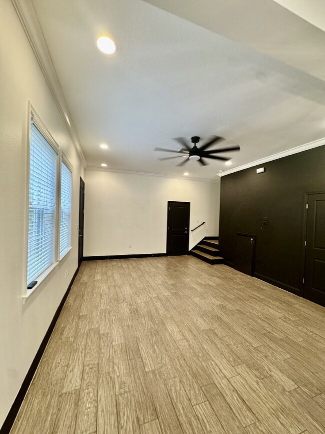 Building Photo - 331 N Trask St