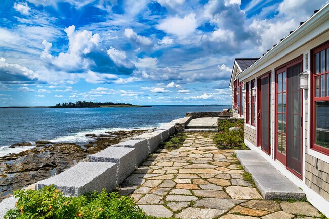 Building Photo - 24 McKenney Point Rd