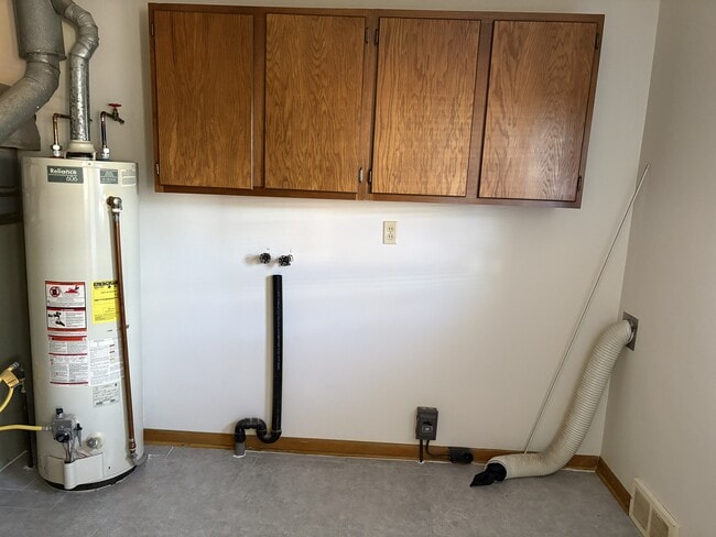 Building Photo - 326-328 E McPherson