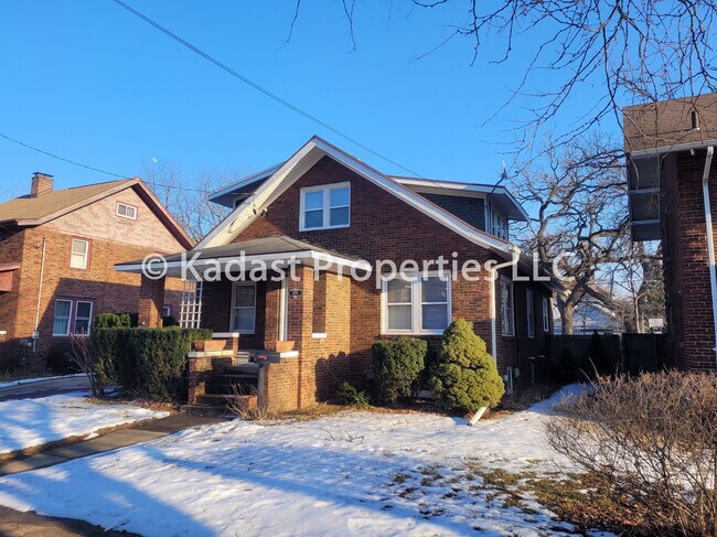 Primary Photo - 1271 Prairie Ave