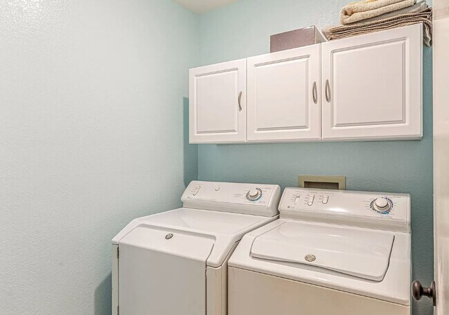 Building Photo - 4641 Cocina Ln