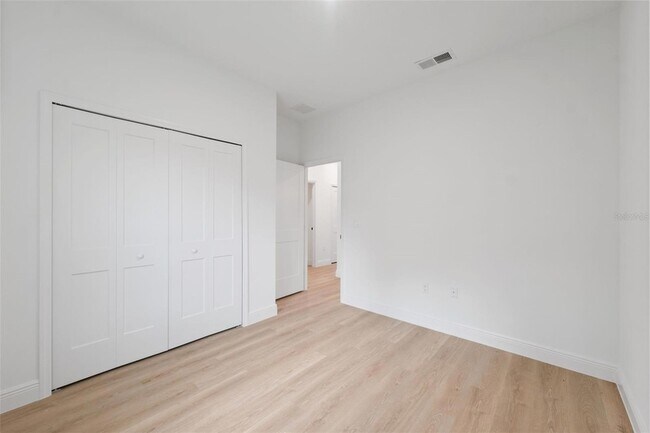 Building Photo - 746 Marion Oaks Manor