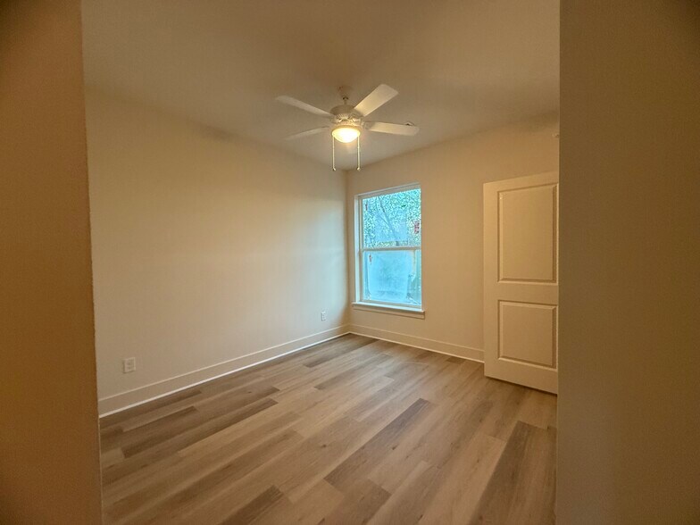 Building Photo - 104 Kirkland St