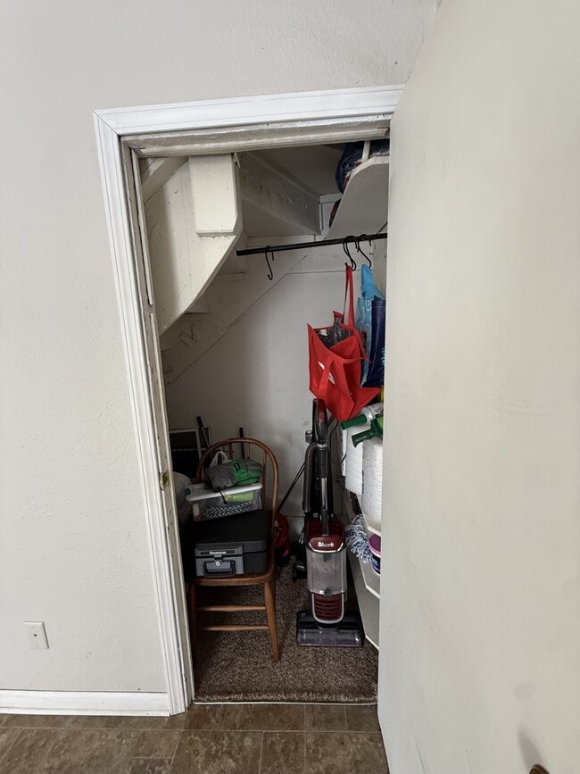 Building Photo - 304 2nd St SW