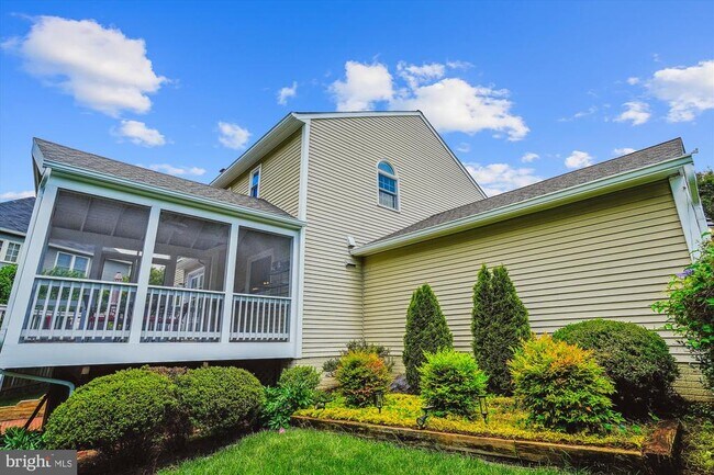 Building Photo - 8300 Centerbrook Pl