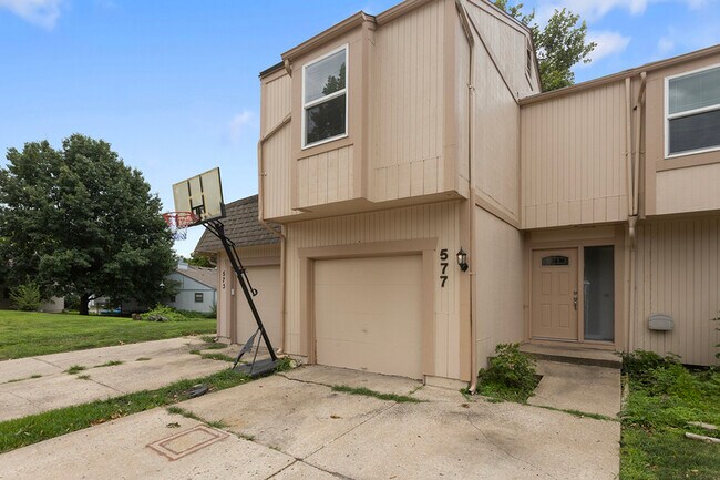 Building Photo - 577 NW Valleybrook Rd
