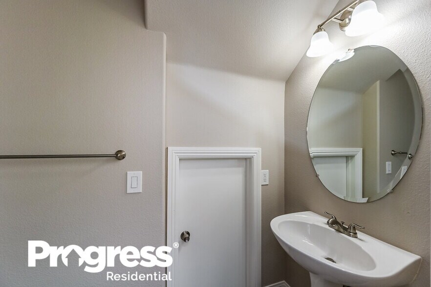 Building Photo - 6246 Arbor Valley Ave