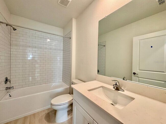 Building Photo - 17554 Pleasantview Blvd