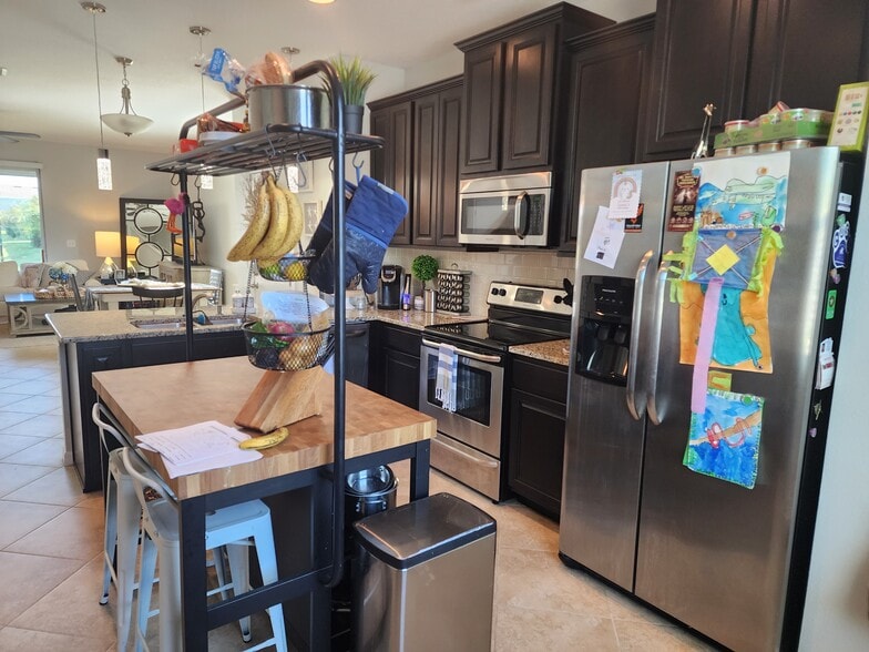 Kitchen - 6413 Boxgrove Dr