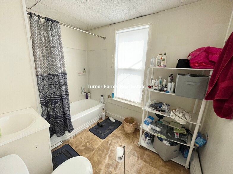 Building Photo - 53 W 7th St